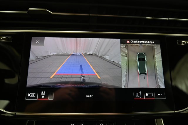 2022 Audi Q7 55 Premium photo 4