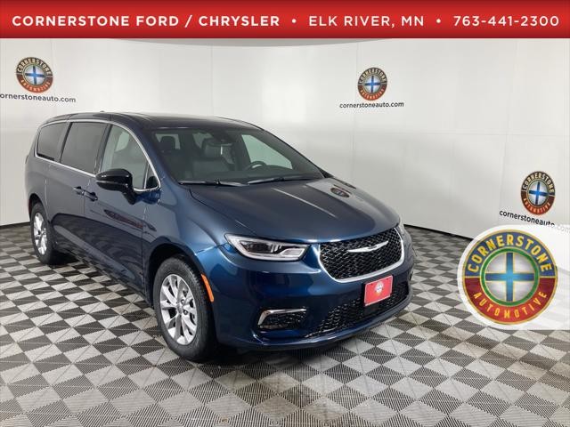 New 2025 Chrysler Pacifica Select Passenger Van in Elk River C35097