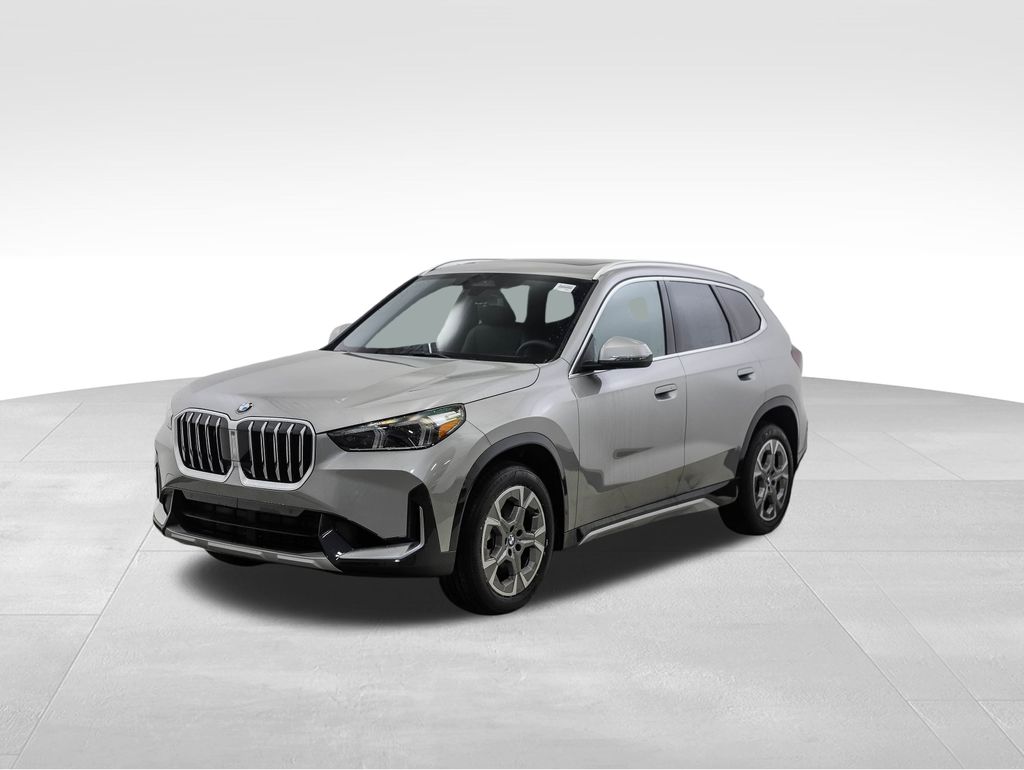 2025 BMW X1 28i's photo