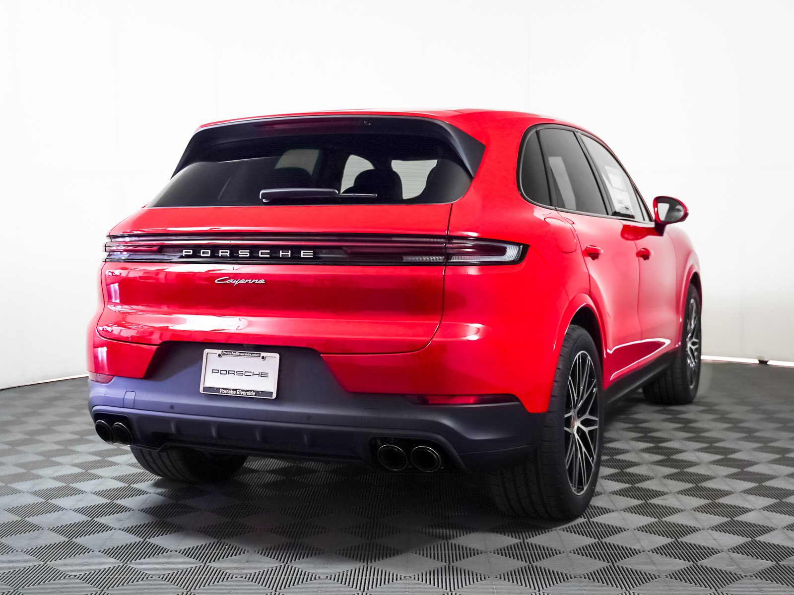 2025 Porsche Cayenne photo 10