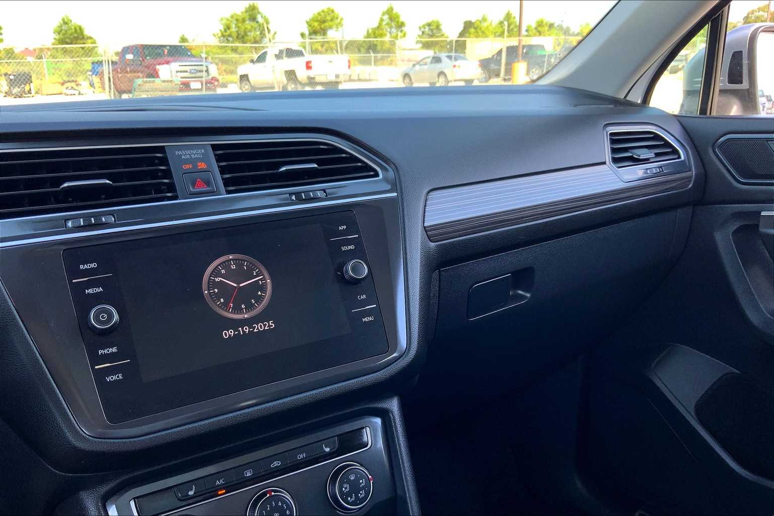 2024 Volkswagen Tiguan Wolfsburg Edition photo 29