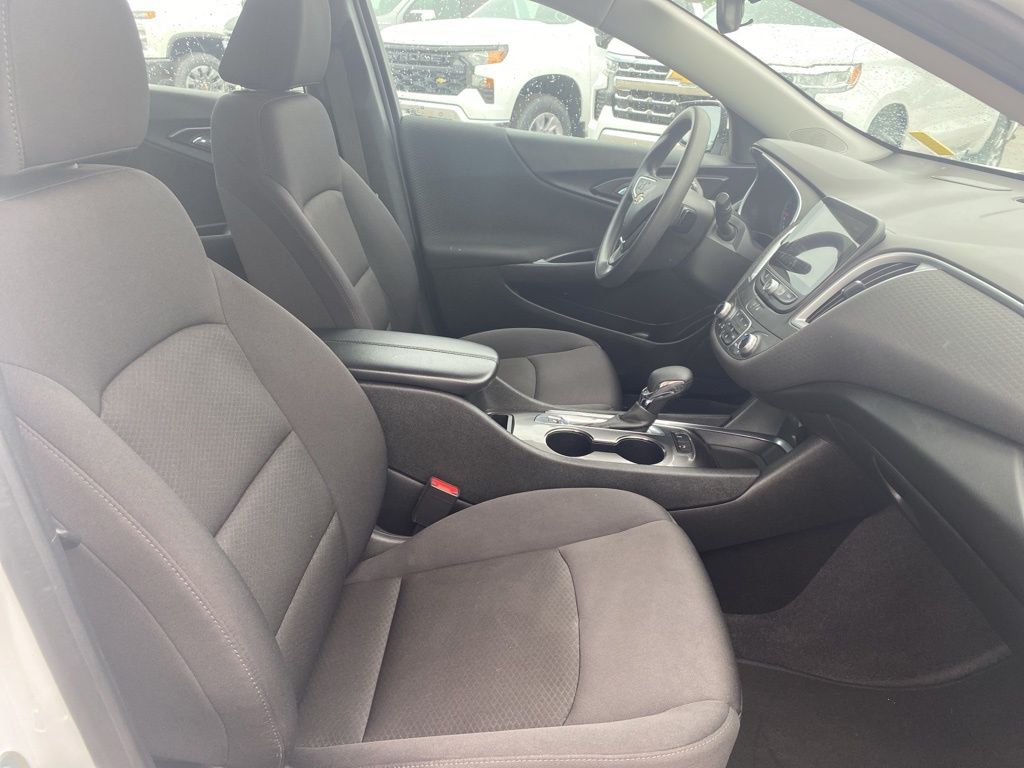2023 Chevrolet Malibu 1LT photo 13