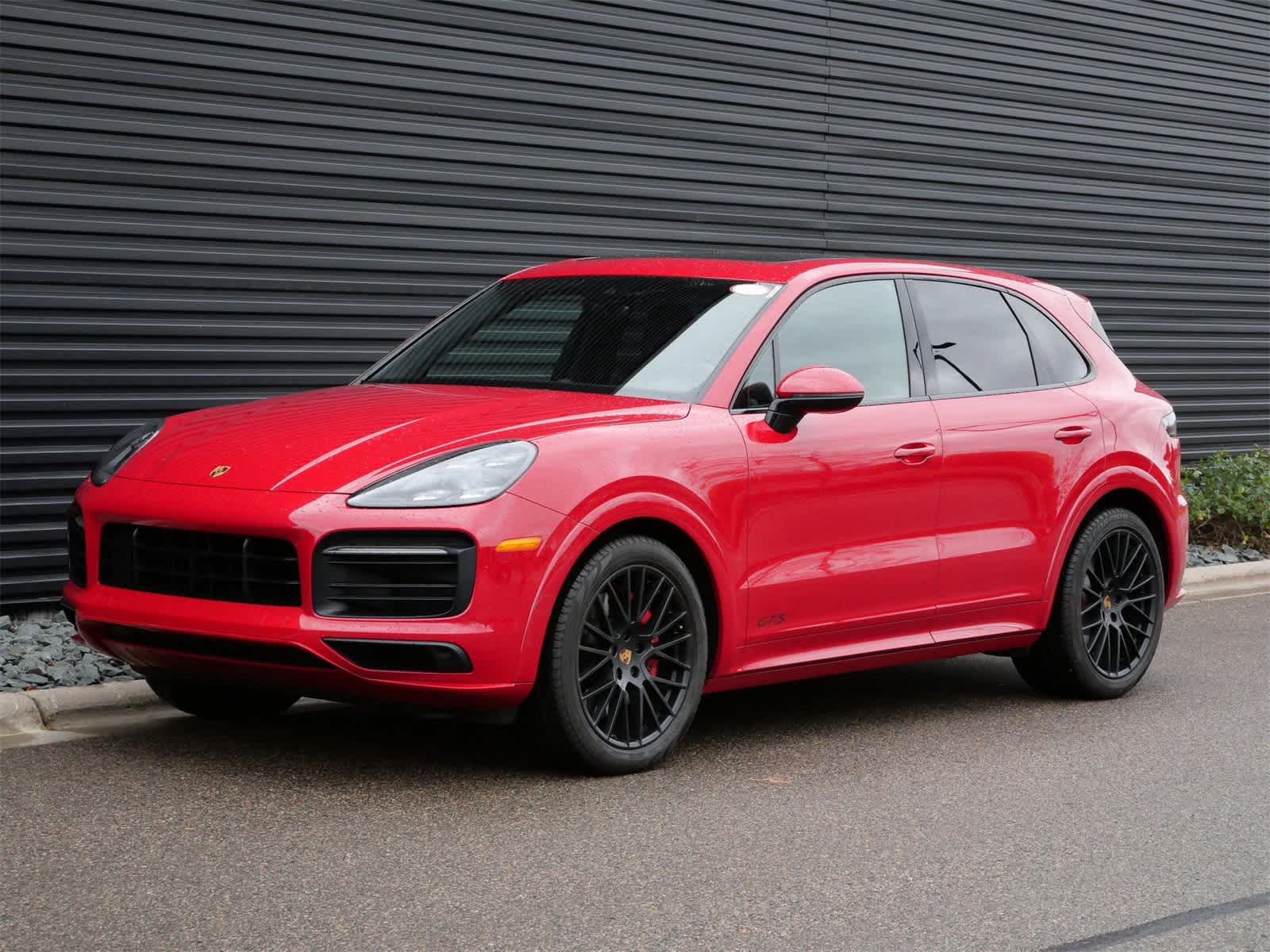 2023 Porsche Cayenne GTS's photo