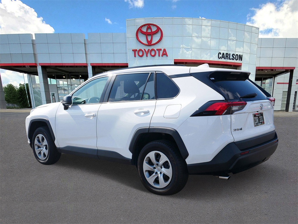 2021 Toyota RAV4 LE photo 5