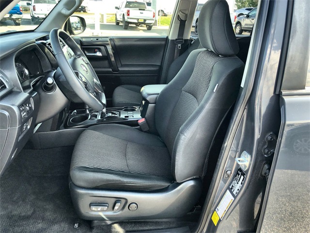 2024 Toyota 4Runner TRD Off-Road photo 2