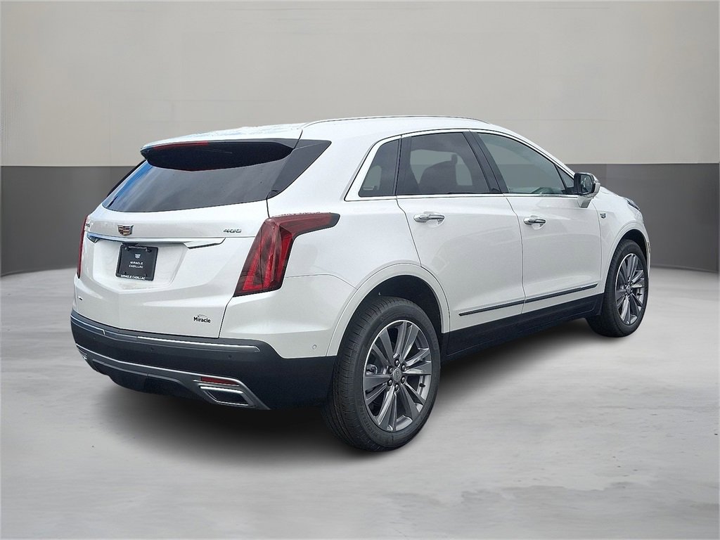 2025 Cadillac XT5 Premium Luxury photo 3