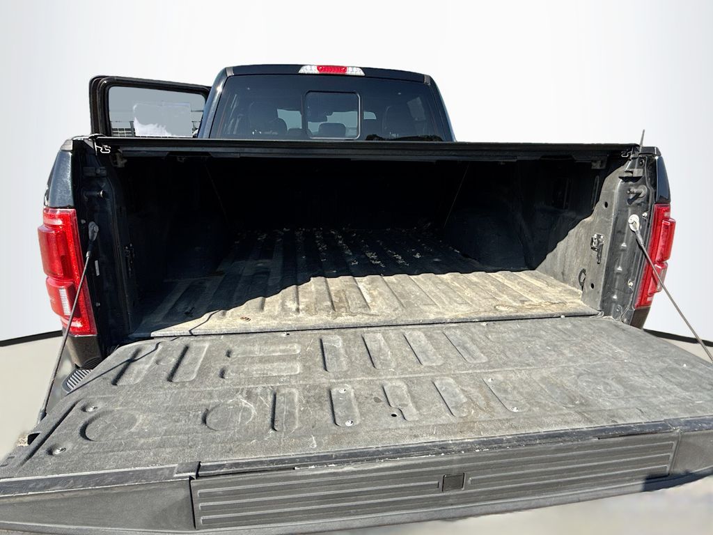 2017 Ford F-150 Lariat photo 23