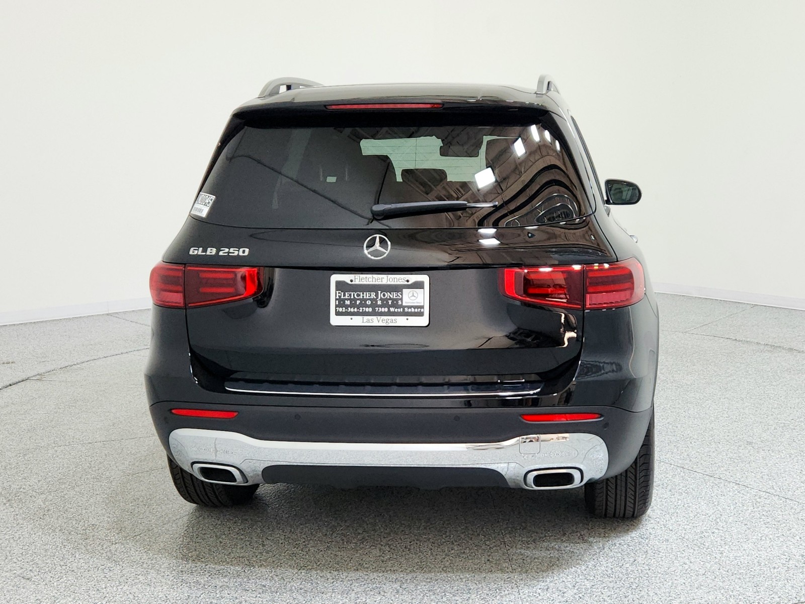 2025 Mercedes Benz GLB 250 photo 4