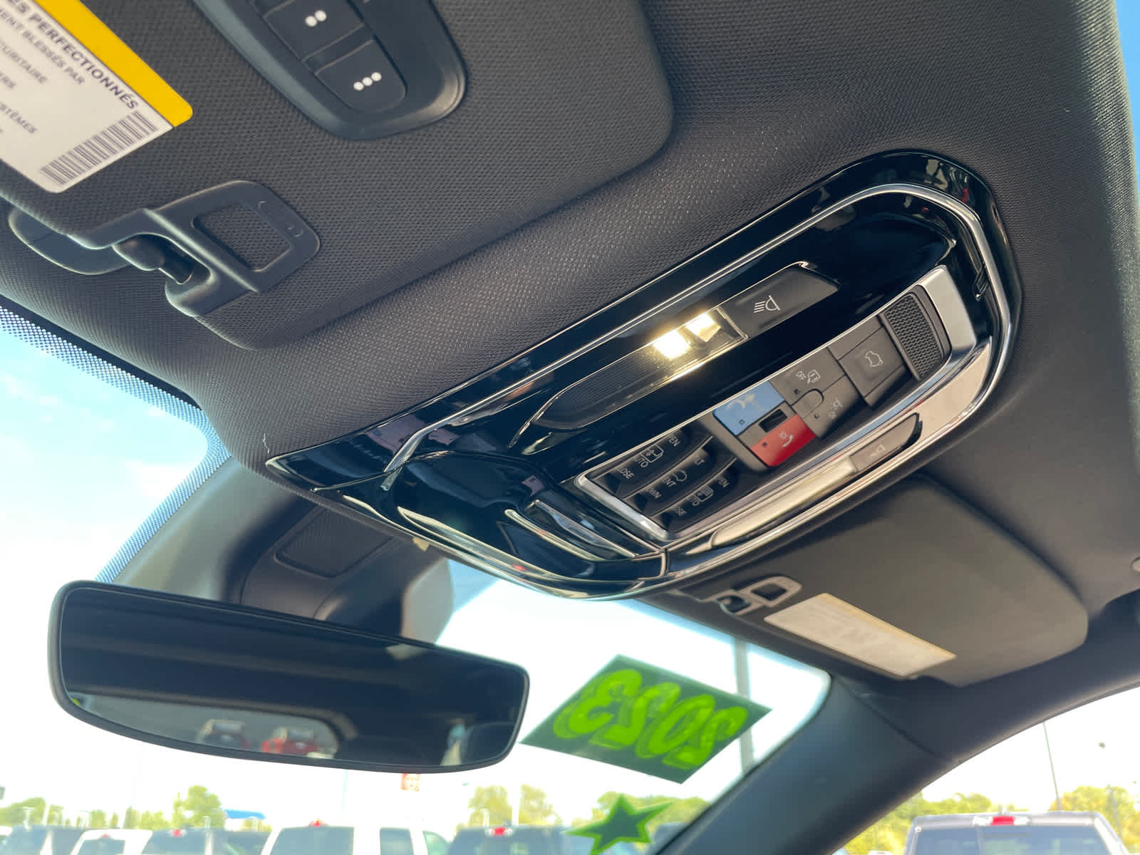 2023 Jeep Cherokee Overland 4xe photo 24