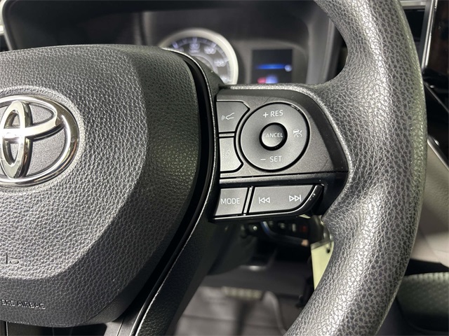 2022 Toyota Corolla LE photo 17