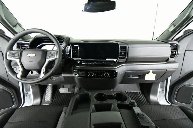 2025 Chevrolet Silverado 3500HD LT photo 17