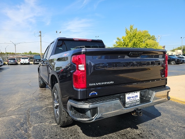 2022 Chevrolet Silverado 1500 LT photo 2
