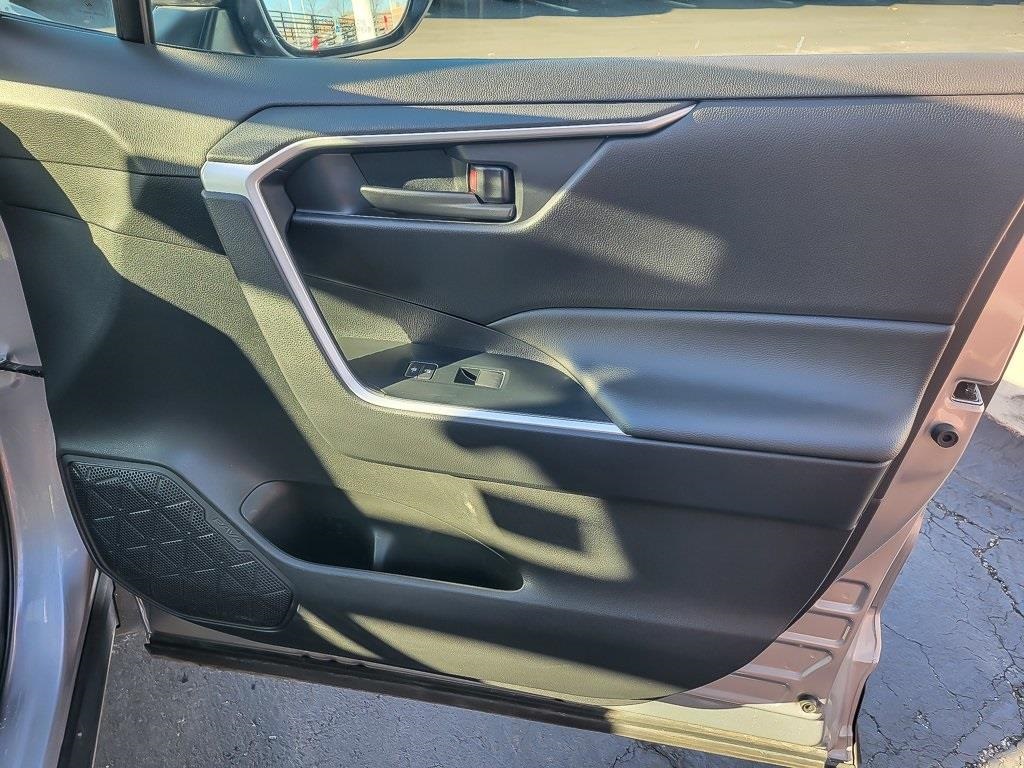 2025 TOYOTA RAV4 - Image 20