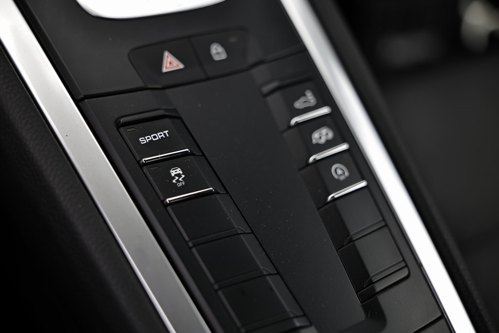 2025 Porsche Cayman Base photo 35