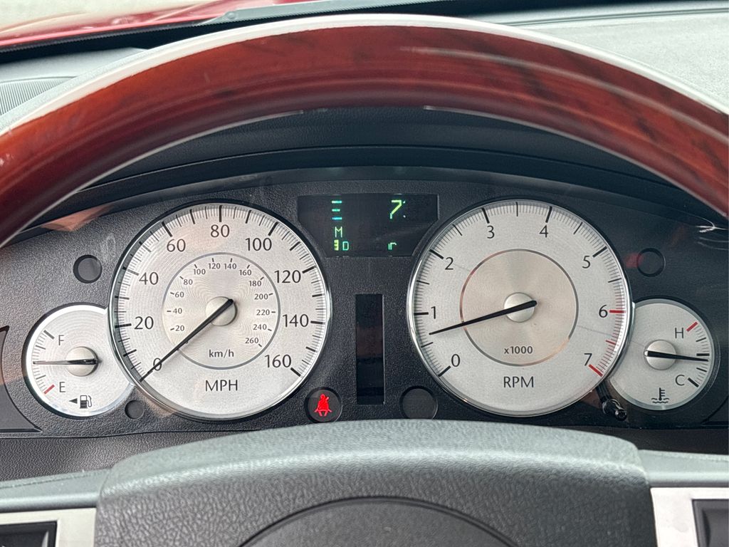 2010 Chrysler 300 C photo 17