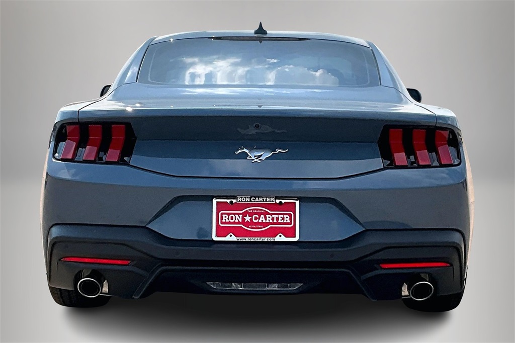 2025 Ford Mustang EcoBoost photo 3