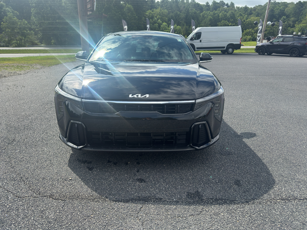 2025 Kia K4 GT-Line photo 2