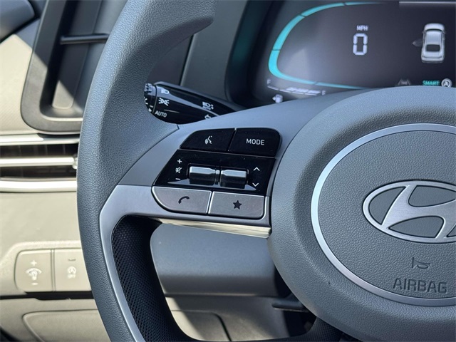 2025 Hyundai Elantra SE photo 23