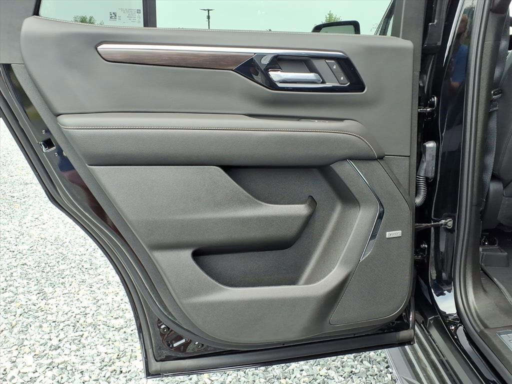 2025 Chevrolet Tahoe Premier photo 21