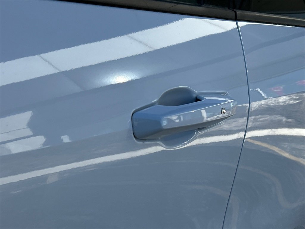 2026 GMC ACADIA - Image 12