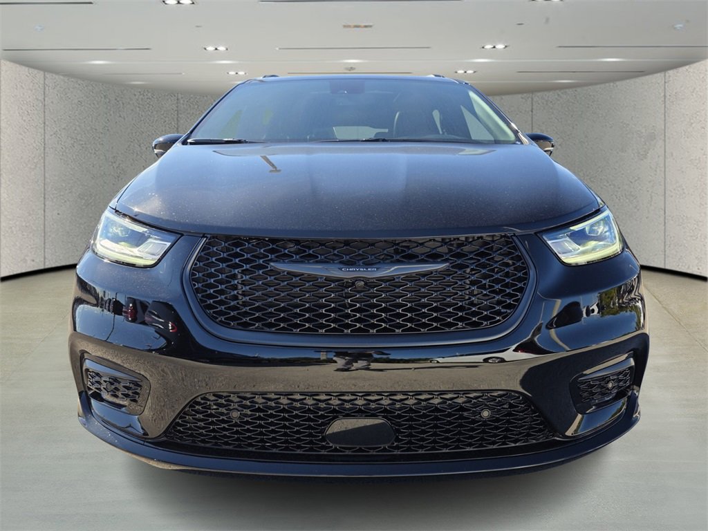 2026 Chrysler Pacifica Limited photo 2