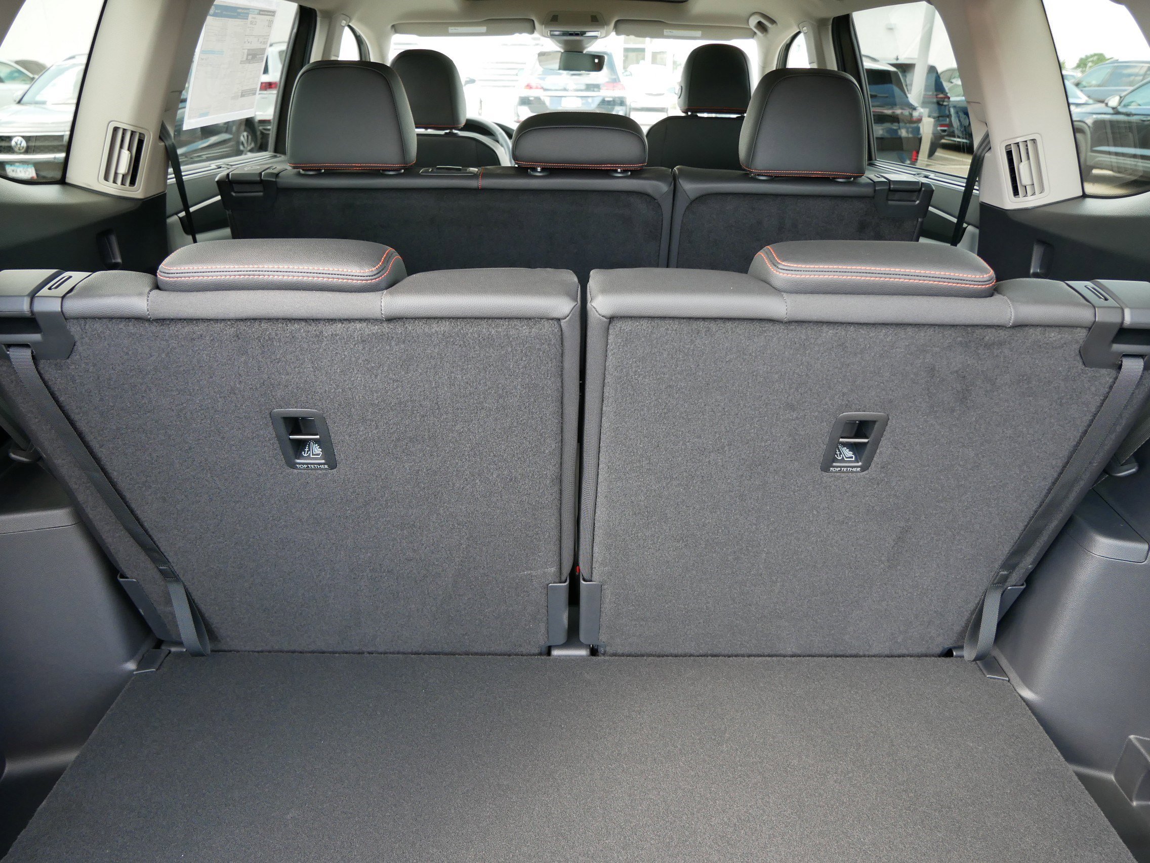 2025 Volkswagen Atlas Peak Edition SE photo 4