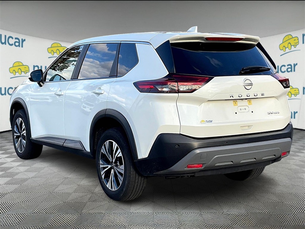 2023 Nissan Rogue SV photo 3