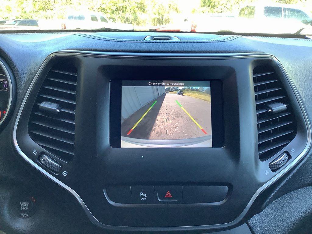 2019 Jeep Cherokee Latitude photo 29