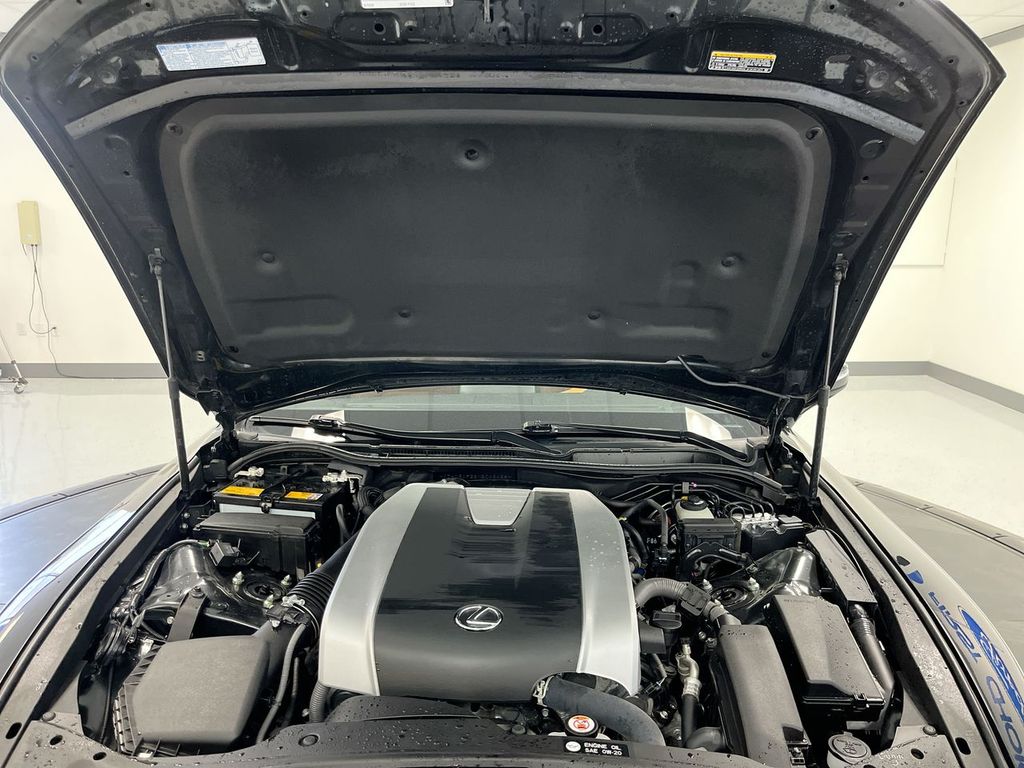 2022 Lexus IS 300 photo 5