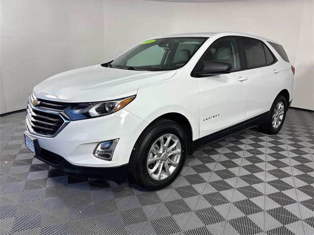 2021 Chevrolet Equinox LS photo 3