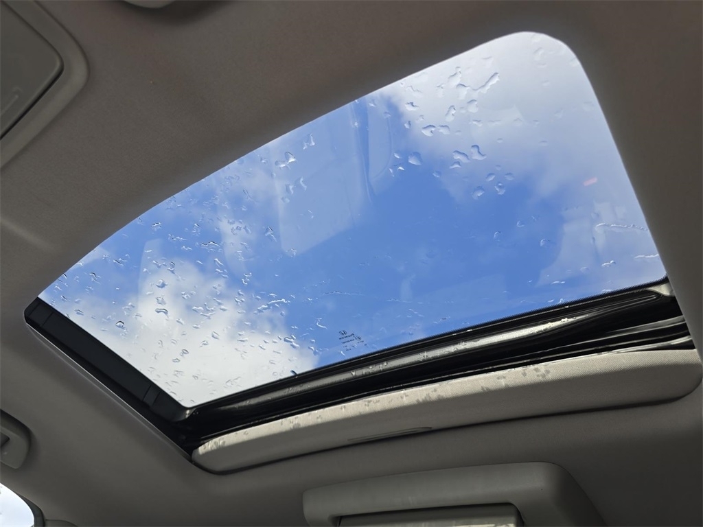 2019 Honda Pilot Touring photo 2