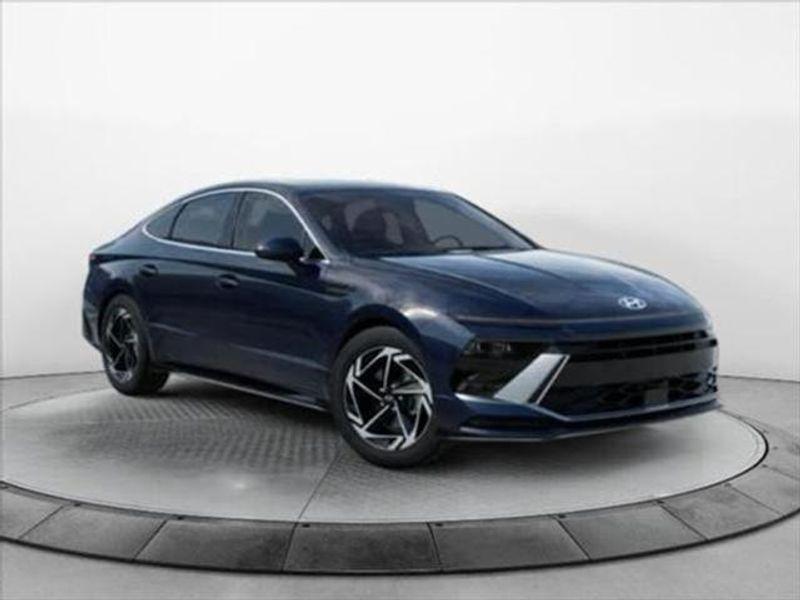 2026 Hyundai Sonata SEL Sport photo 2