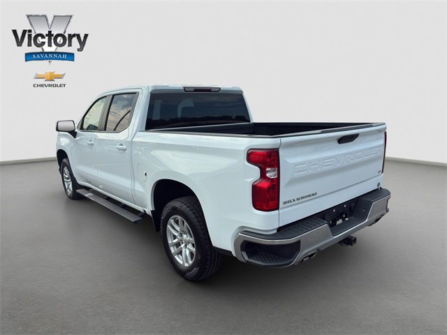 2021 Chevrolet Silverado LT photo 3