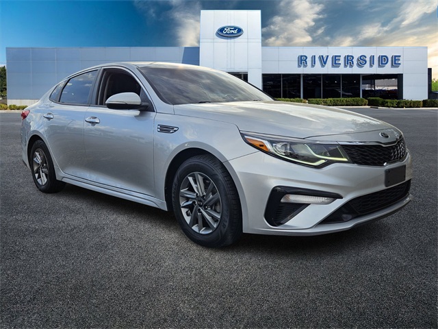 2019 Kia Optima LX's photo