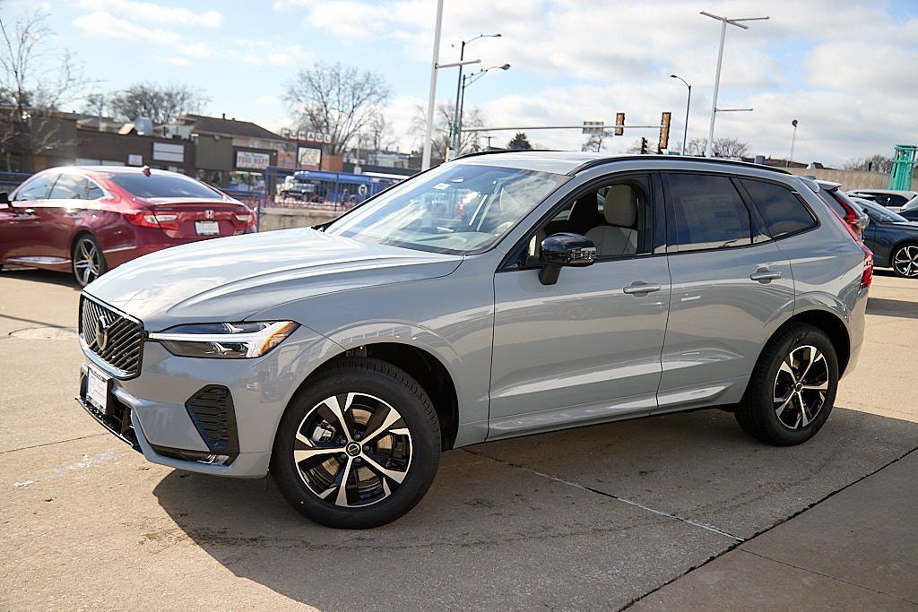 2026 VOLVO XC60 - Image 2