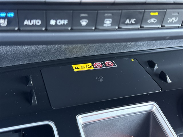 2025 Toyota Sienna Platinum photo 35