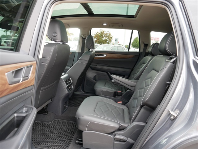 2025 Volkswagen Atlas SE Technology photo 17