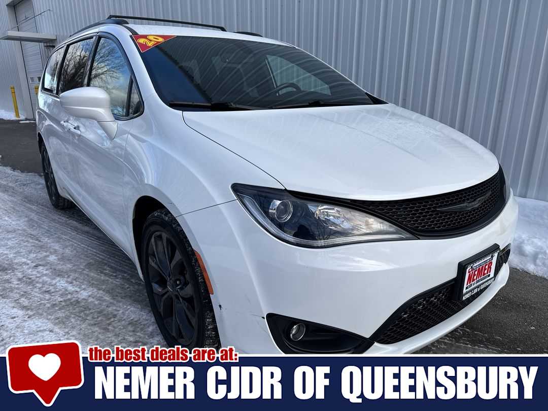 2020 Chrysler Pacifica Touring L