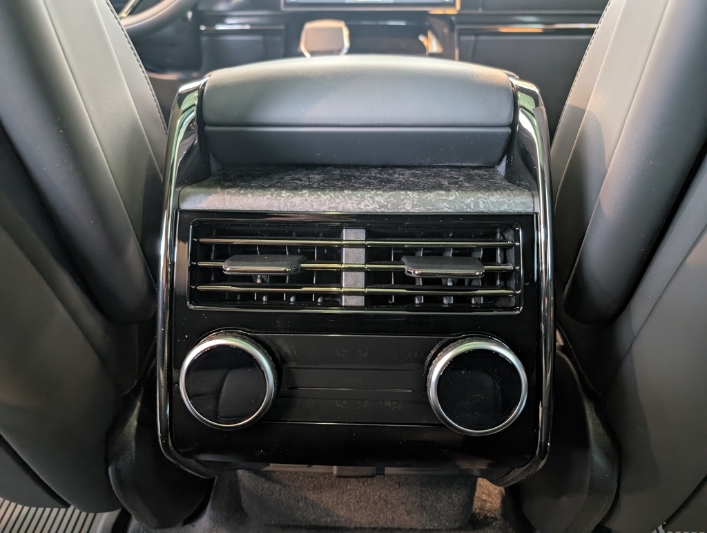 2025 Land Rover Range Rover Sport SE photo 21