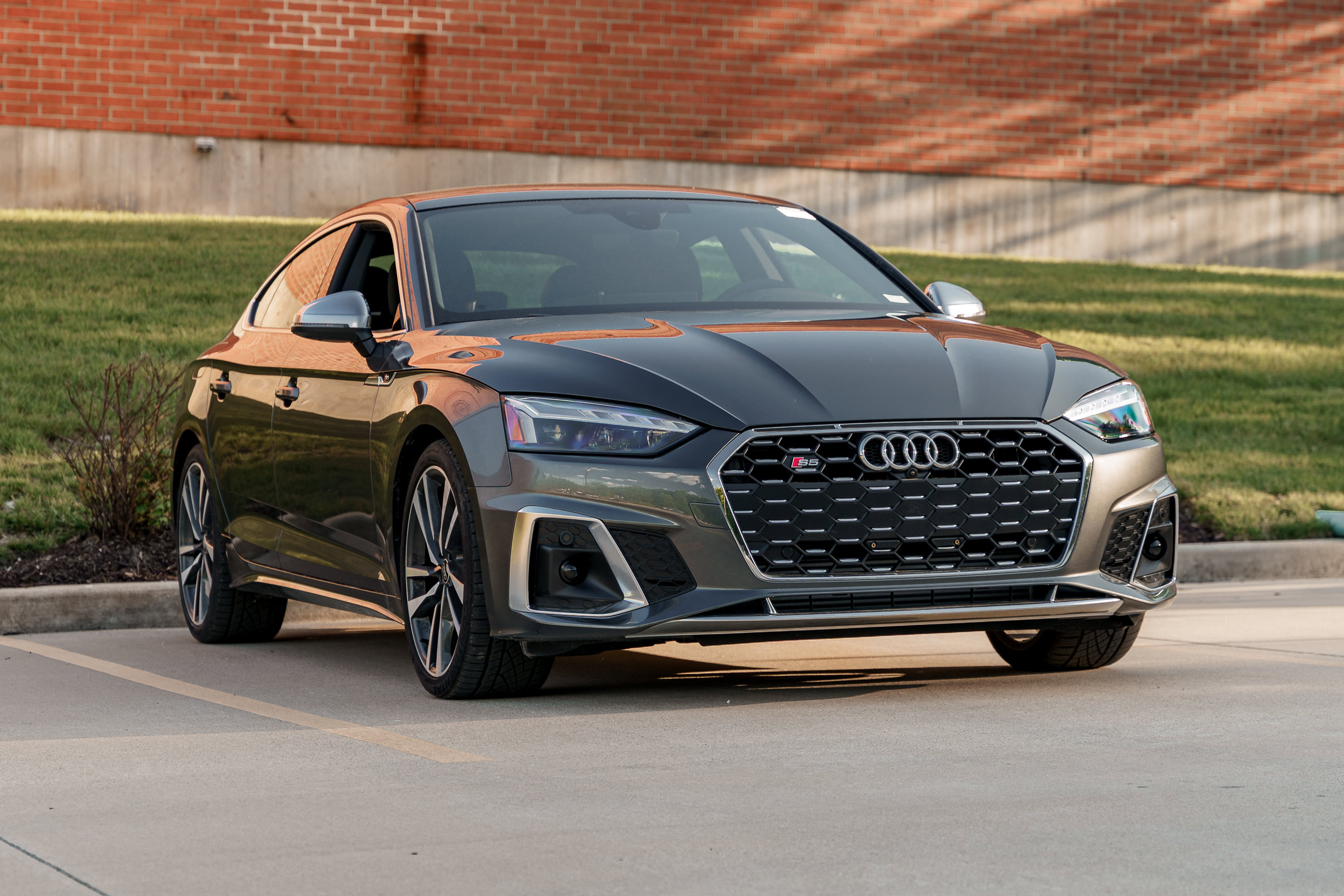 Certified Used 2025 Daytona Gray Pearl Effect Audi Premium Plus image 1