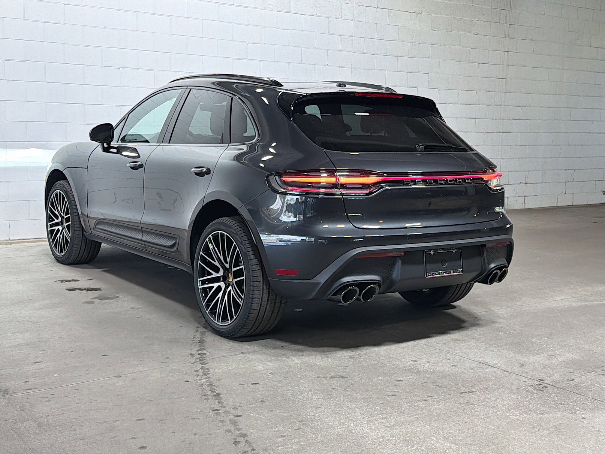 2026 Porsche Macan T photo 3