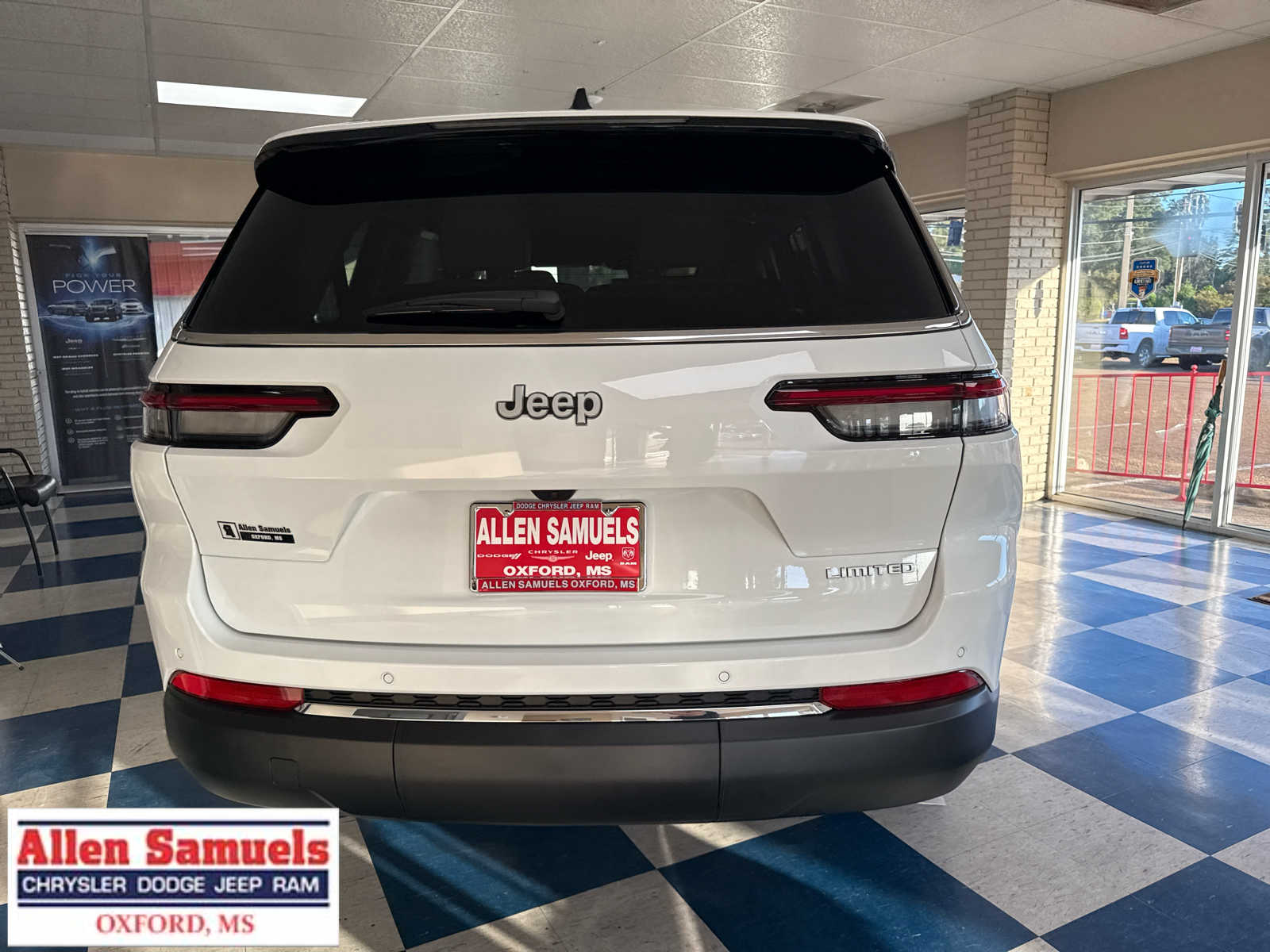 2025 Jeep Grand Cherokee Limited photo 3