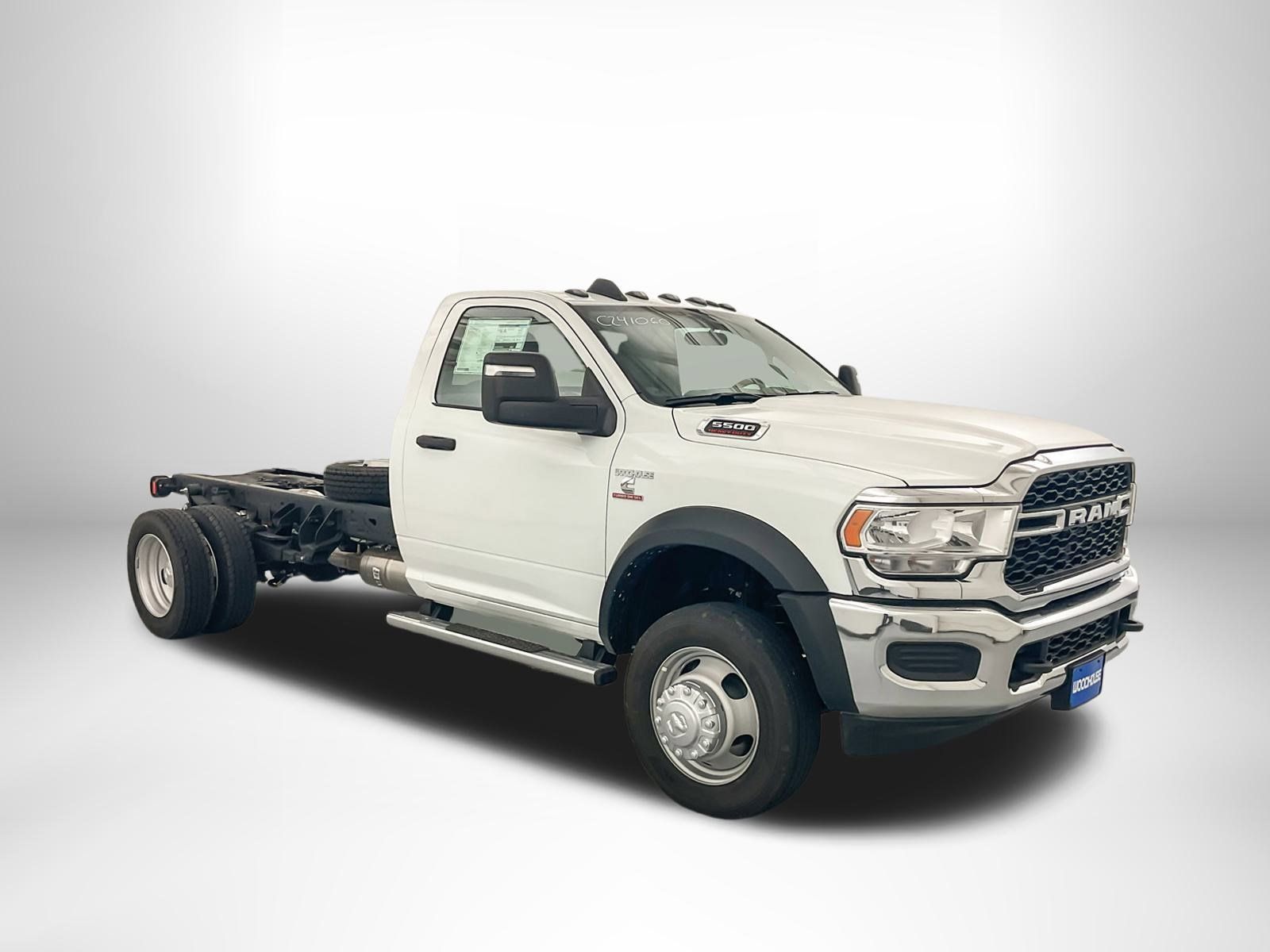 2024 Ram 5500 Tradesman photo 3