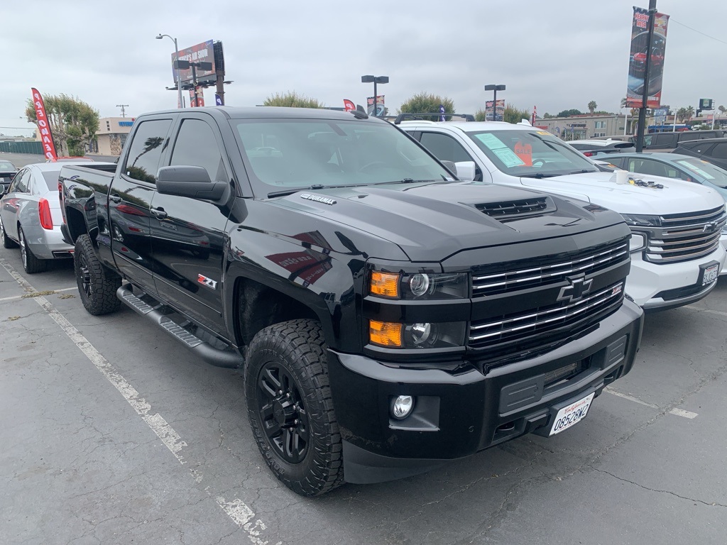2019 Chevrolet Silverado 2500HD LTZ photo 3