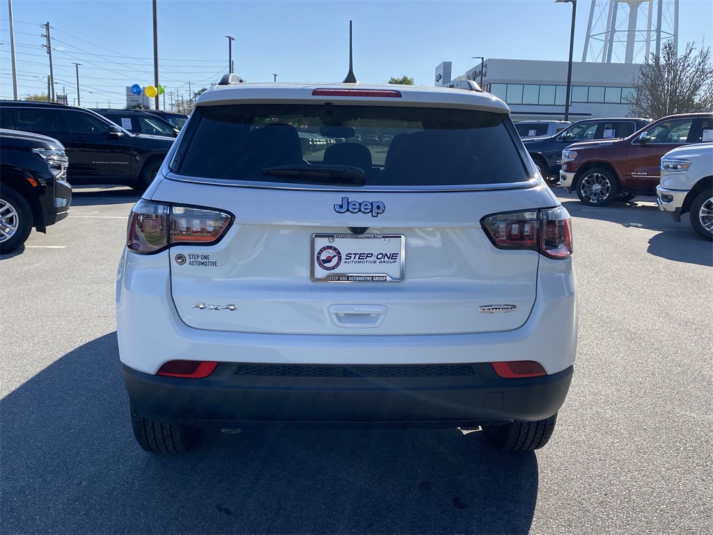 2025 Jeep Compass Latitude photo 3