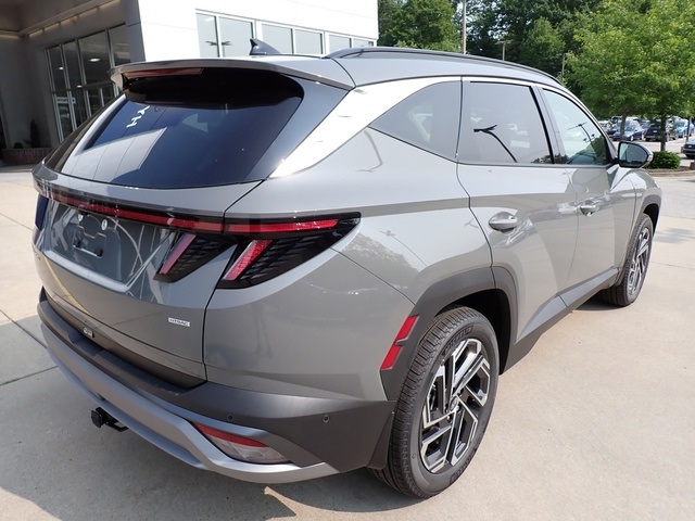 2025 Hyundai Tucson Limited photo 2
