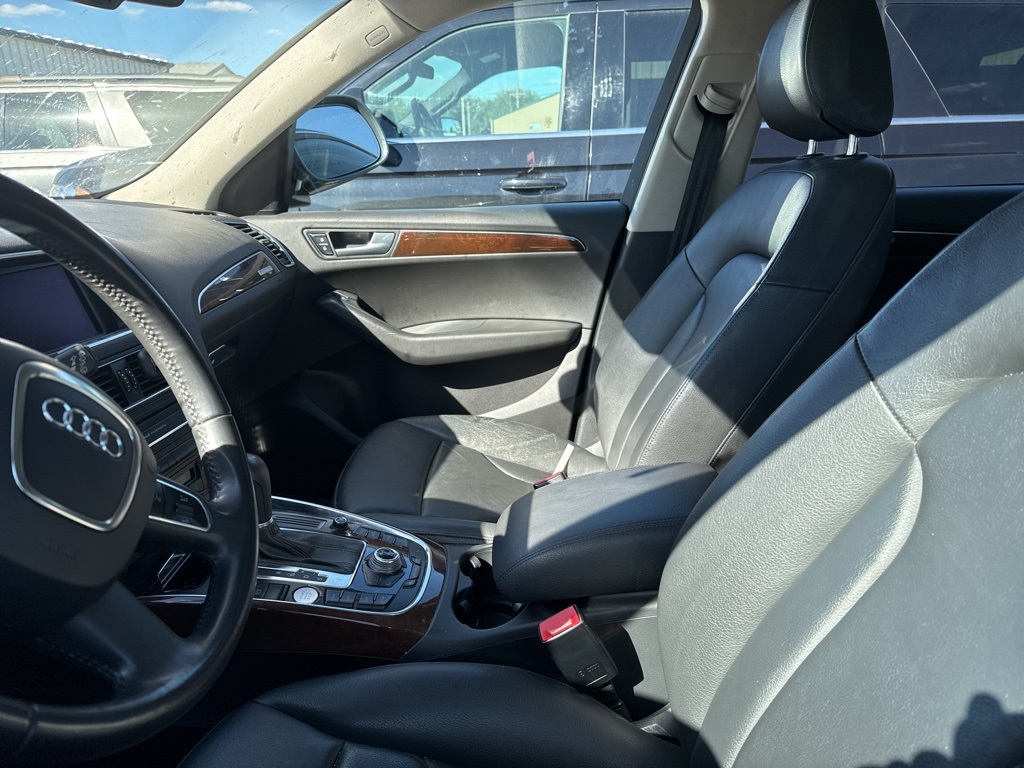 2012 Audi Q5 2.0T Premium photo 3