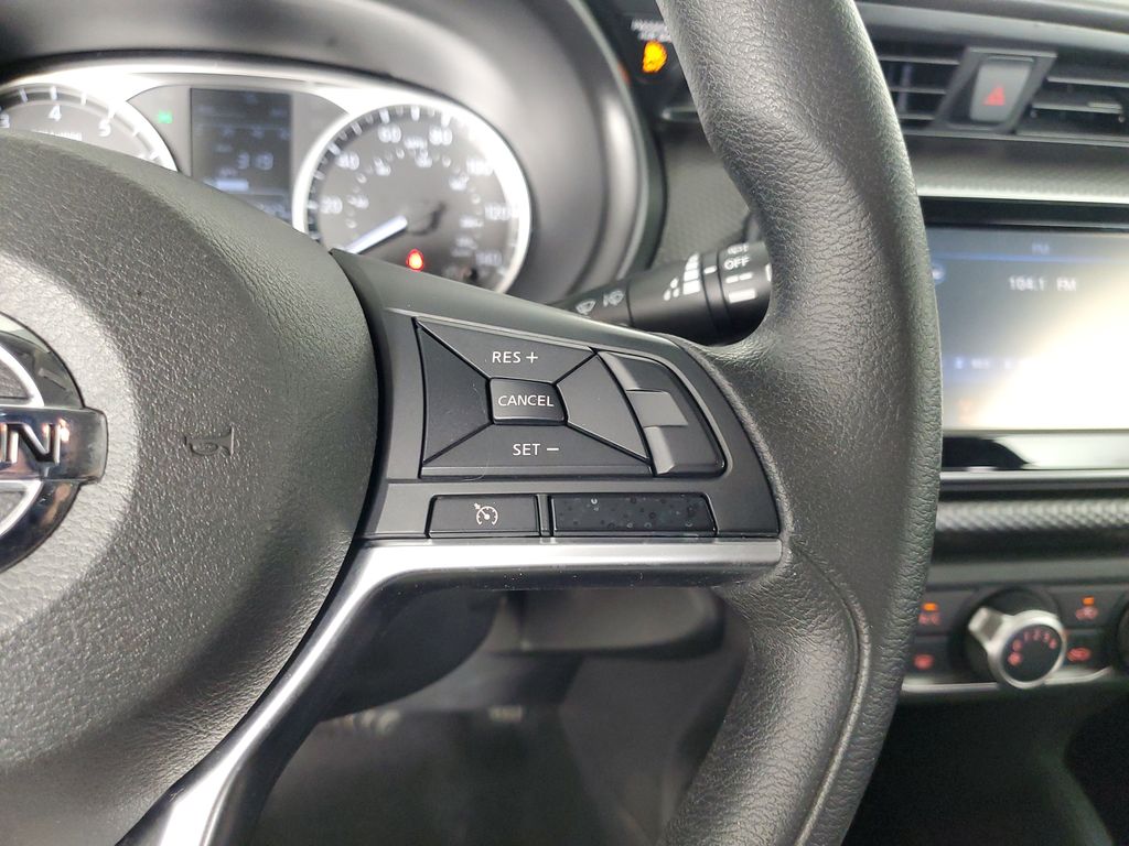 2020 Nissan Kicks S photo 23