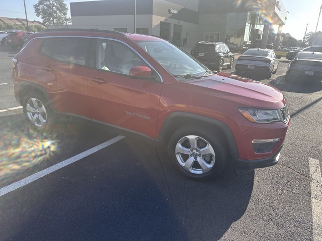 2019 Jeep Compass Latitude photo 2