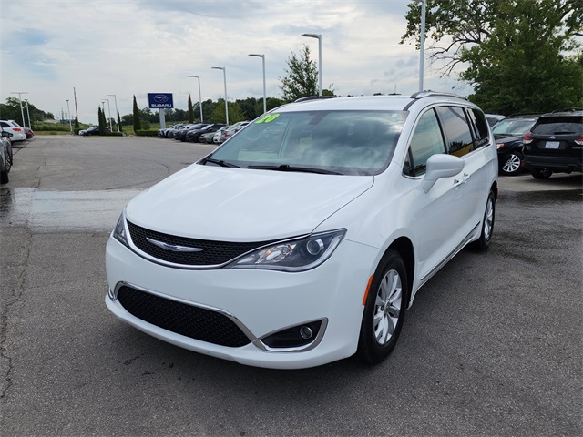 2020 Chrysler Pacifica Touring L photo 6